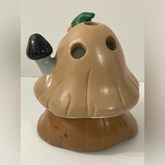 Vintage 1982 Pixie Elf w/ Mushroom House Ceramic Kitschy Figurine 4.5” H - Picture 6 of 8